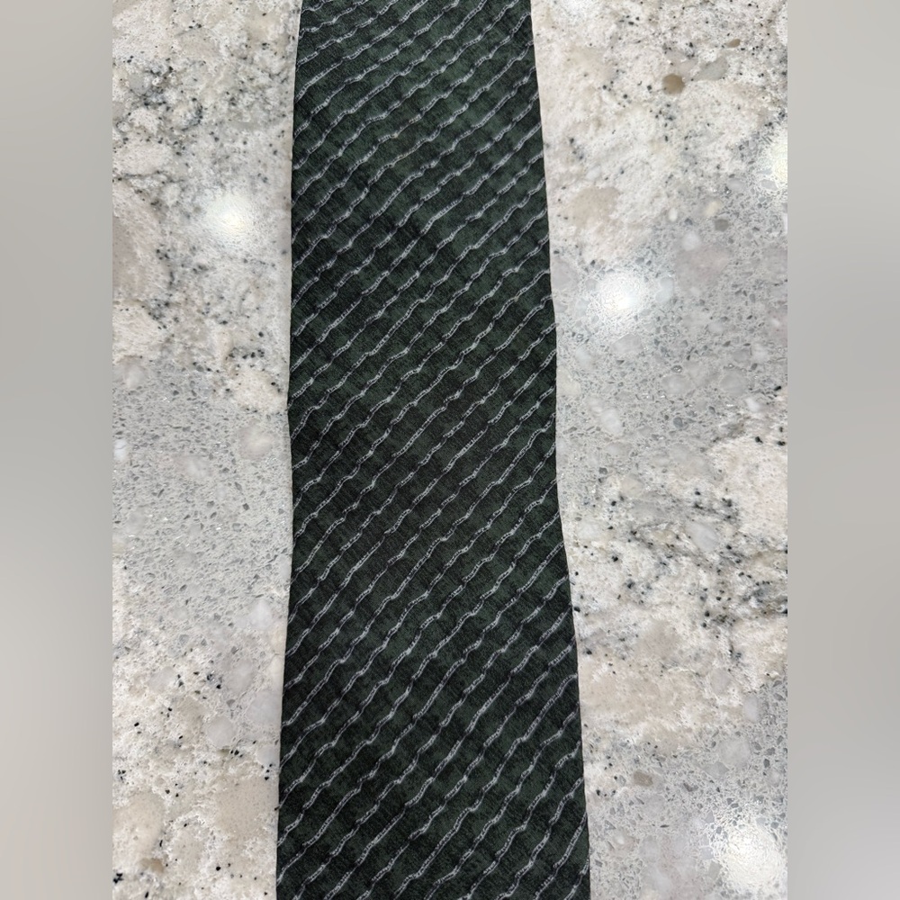 Giorgio Armani Green Textured Tie - Picture 2 of 5